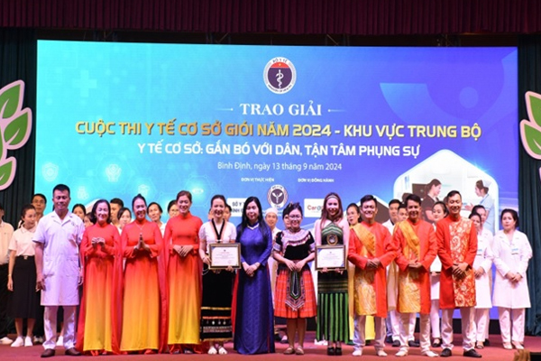 Phu Yen Department of Health won second prize in the 2024 Excellent Primary Health Care Competition in the Central region